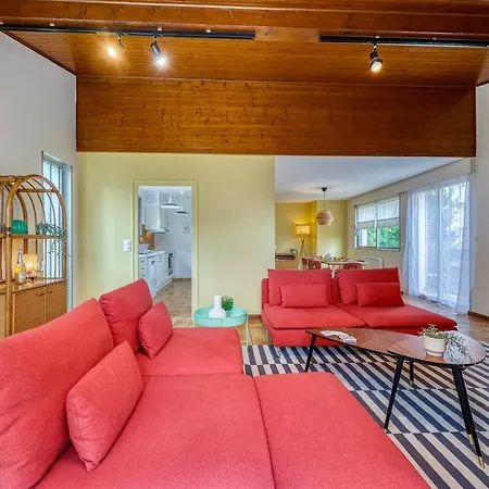 Alta House - And Family-friendly Ferney-Voltaire